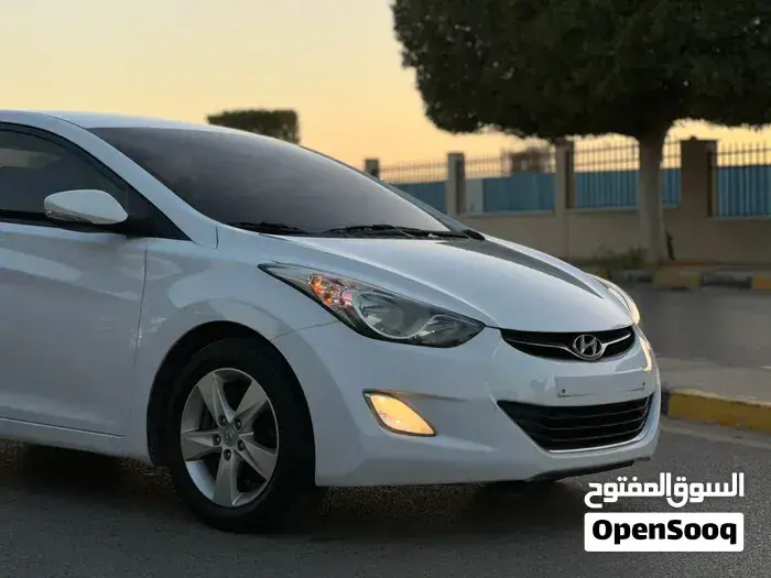 Hyundai Elantra 2012 photo 4