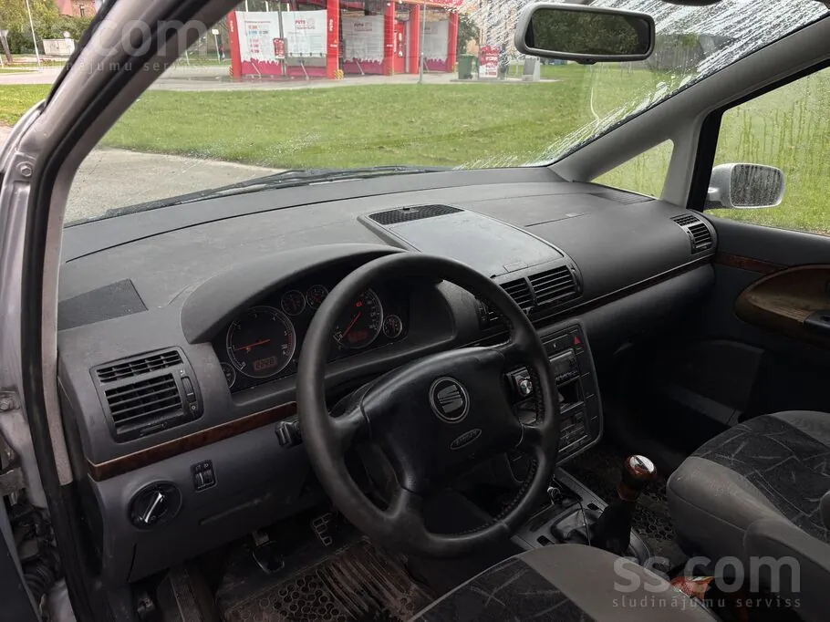 Seat Alhambra 2001 photo 5