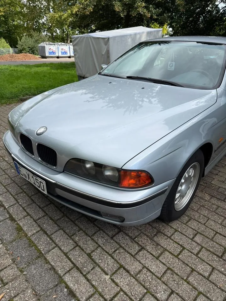 BMW E39 520
