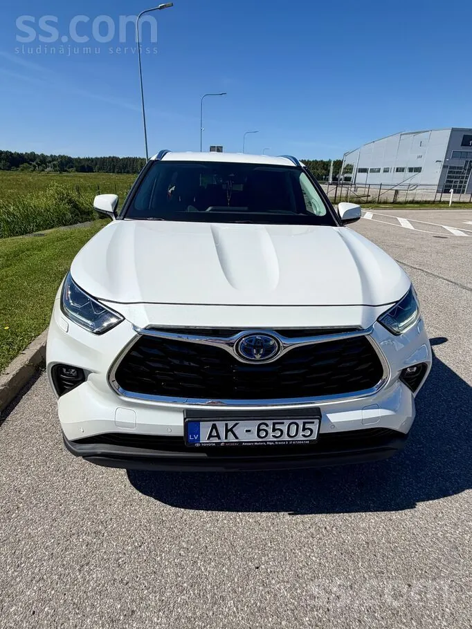 Toyota Highlander 2021 photo 2