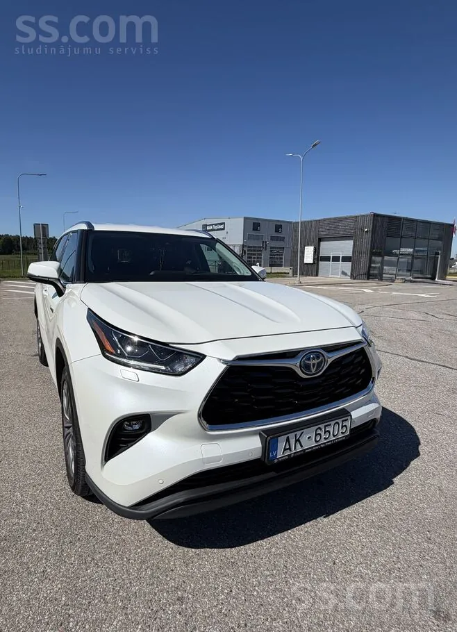 Toyota Highlander 2021 photo 3