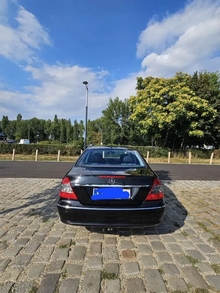 Mercedes-Benz E-Class 2008 photo 2