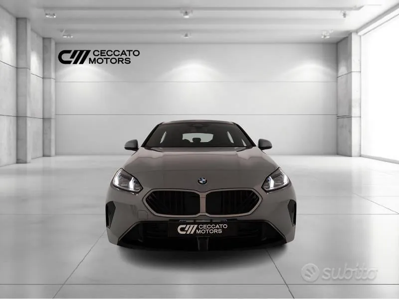 BMW 1 Series 2025 photo 2