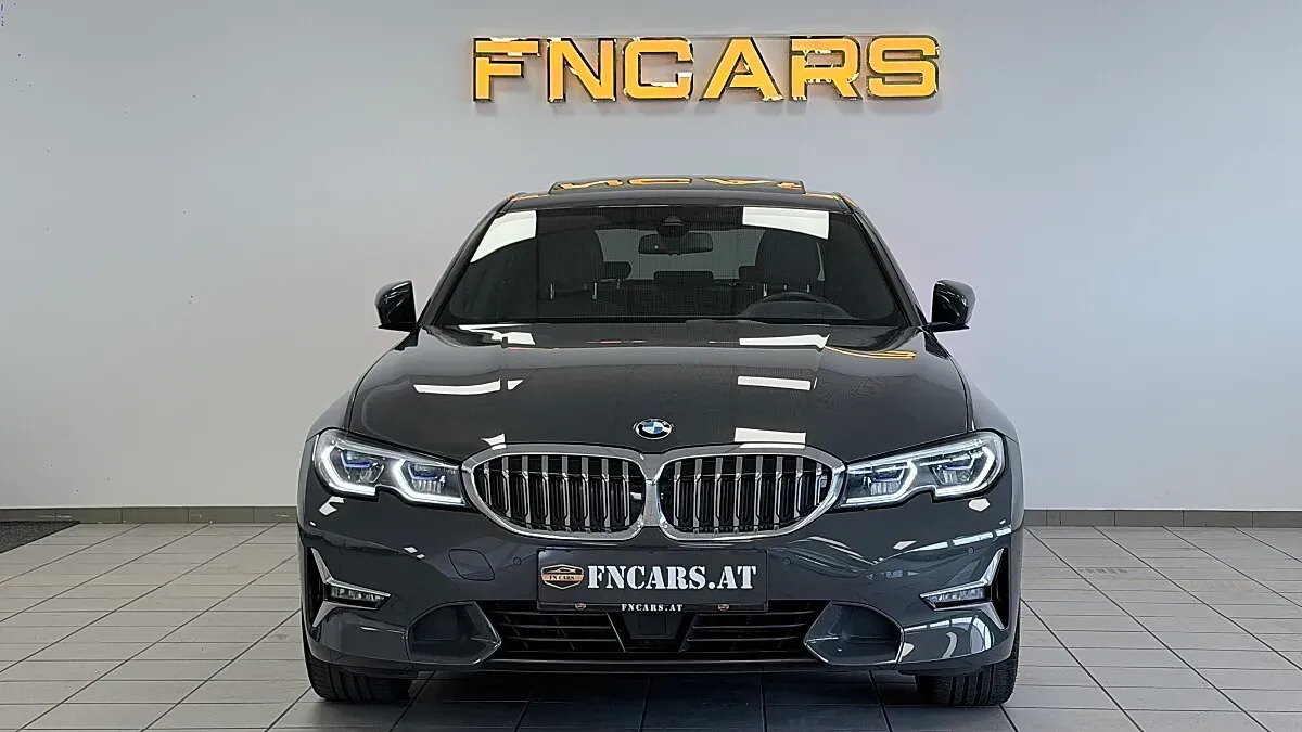 BMW 3 Series 2020 photo 2