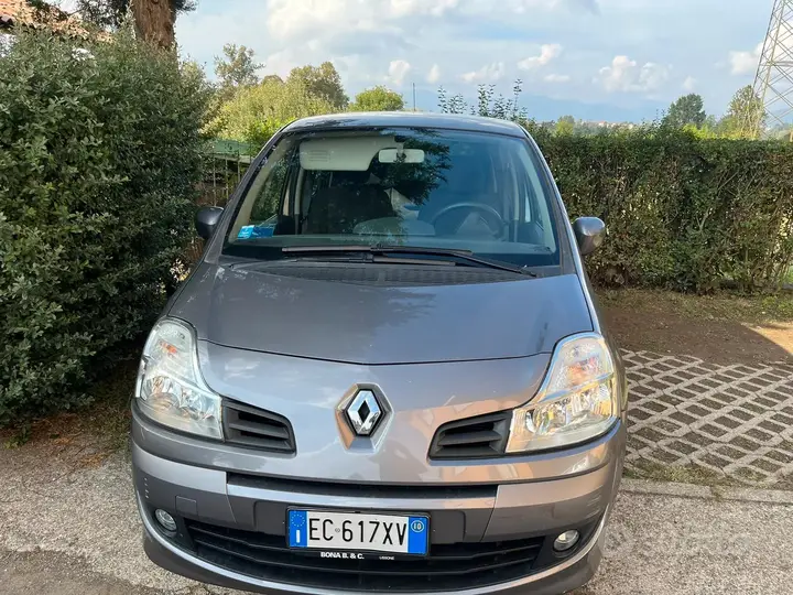 Renault Modus 2010 photo 2