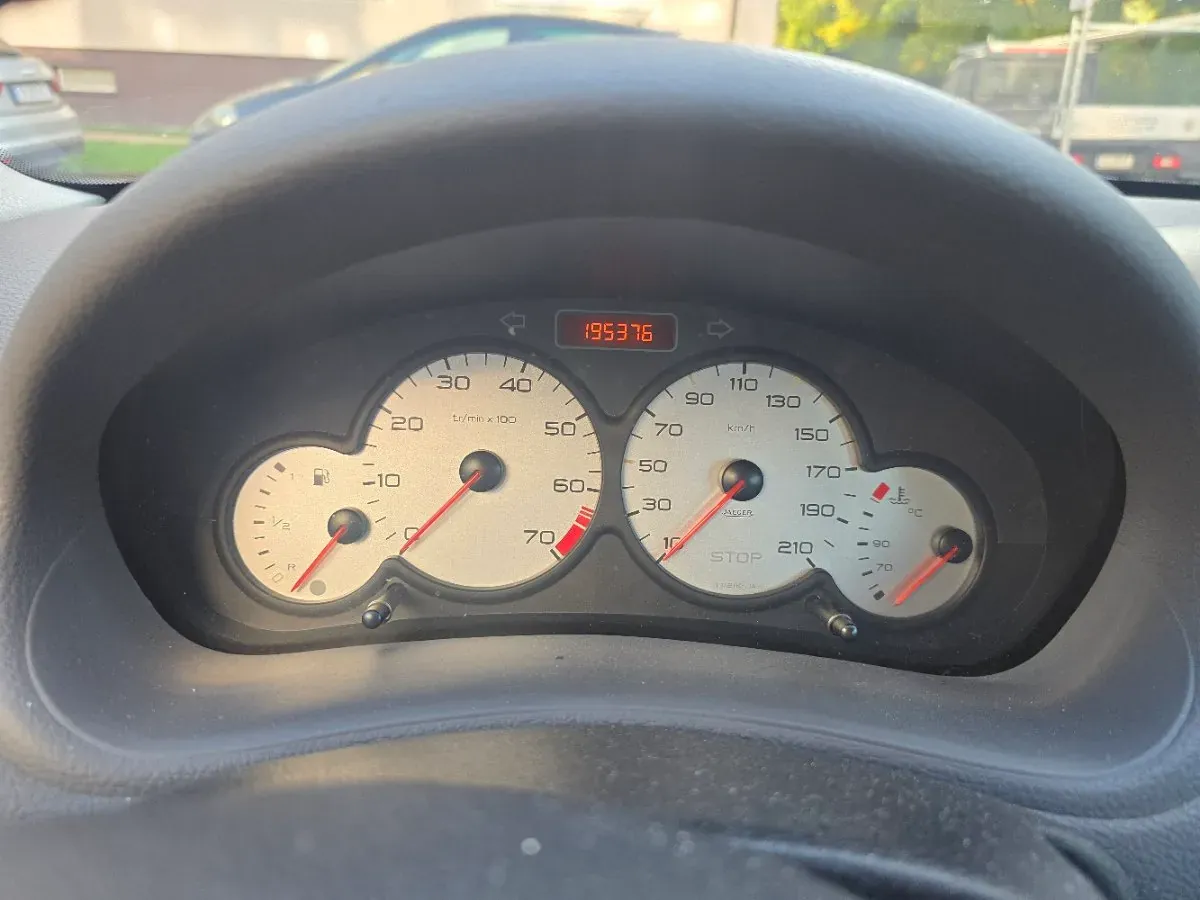Peugeot 206 2003 photo 3