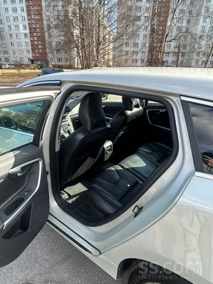 Volvo V60 2011 photo 4