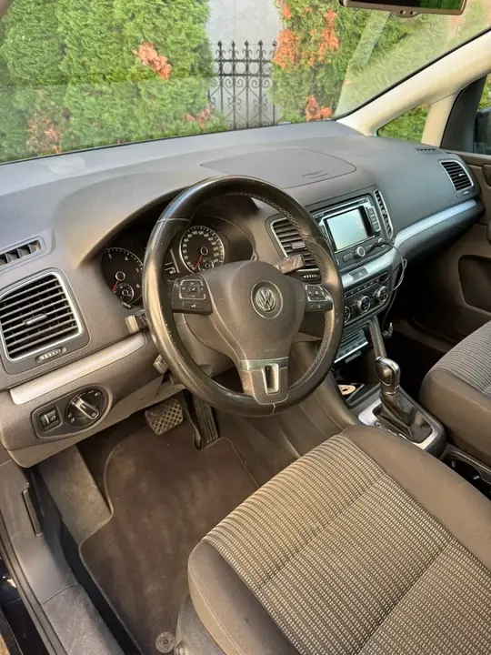 Volkswagen Sharan 2013 photo 2