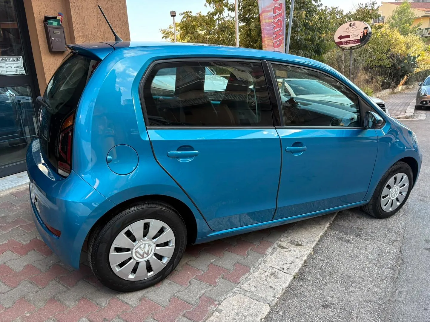 Volkswagen Up 2018 photo 3