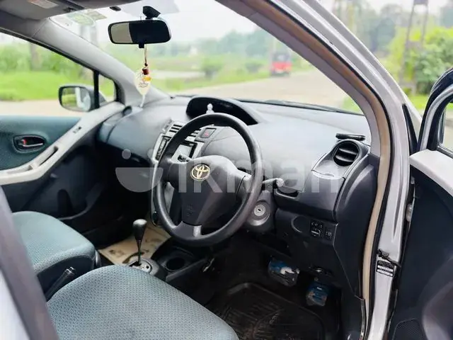 Toyota Vitz 2007 photo 2