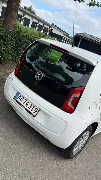 Volkswagen Up 2013 photo 5