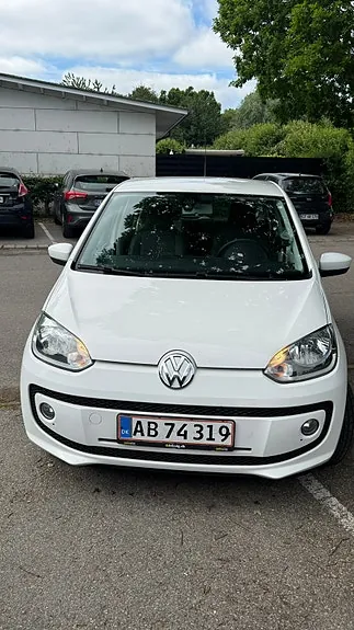 Volkswagen Up 2013 photo 2