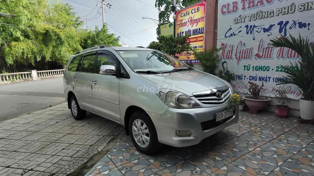 Toyota Innova 2009 photo 2