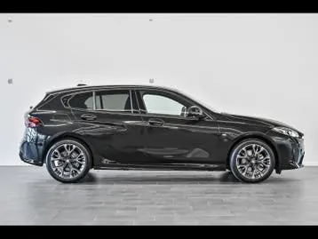 BMW 1 Series 2025 photo 3