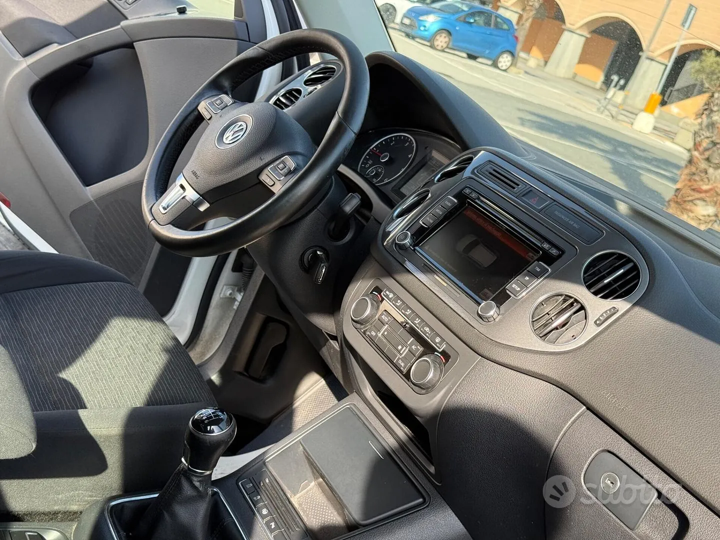 Volkswagen Tiguan 2012 photo 2