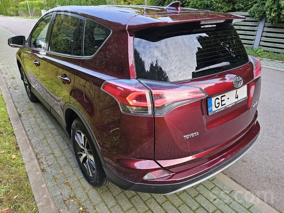 Toyota Rav 4 2016 photo 3