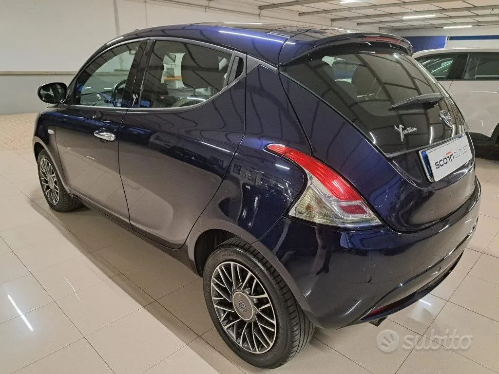 Lancia Ypsilon 2016 photo 2