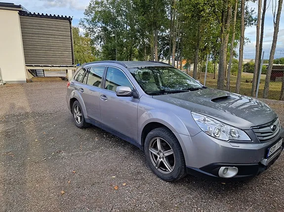 Subaru Outback 2011 photo 3