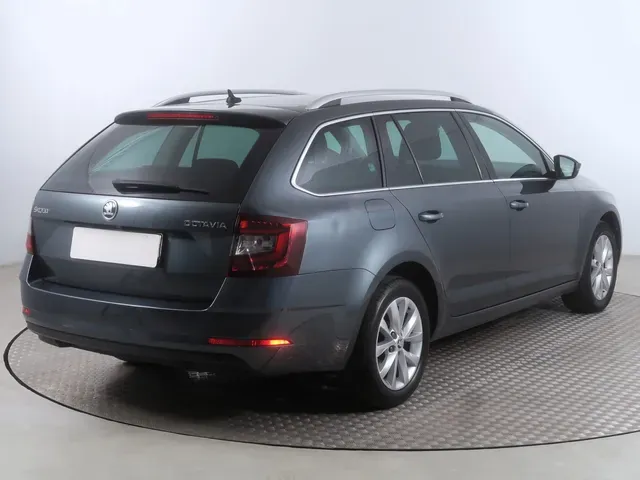 Skoda Octavia Combi 2019 photo 4