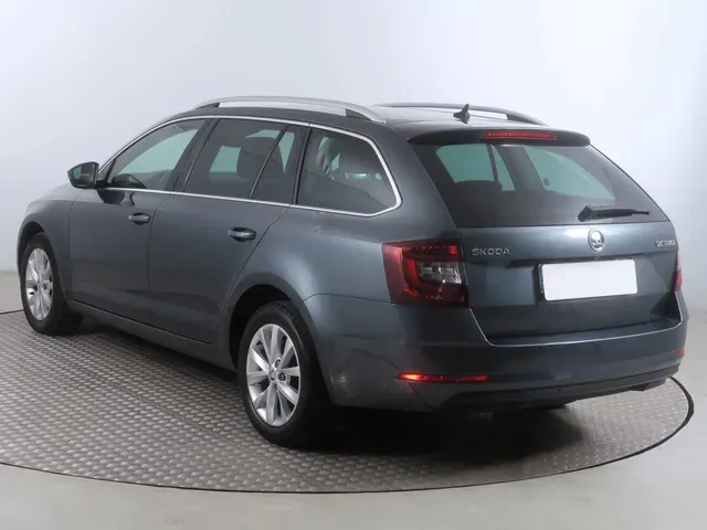 Skoda Octavia Combi 2019 photo 3