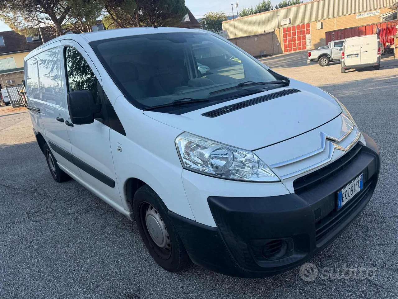 Citroen Jumpy 2011 photo 2