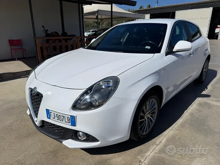 Alfa Romeo Giulietta 2017 photo 2