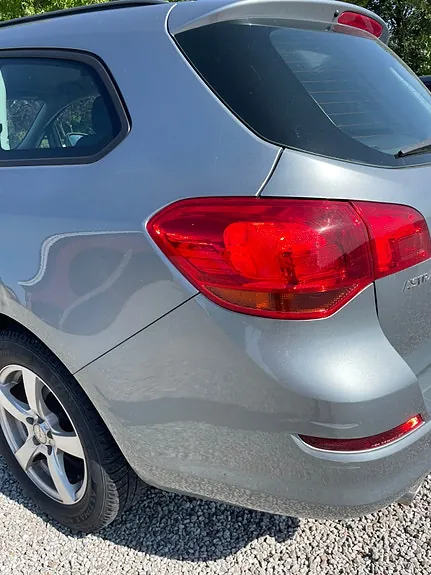 Opel Astra 2012 photo 2
