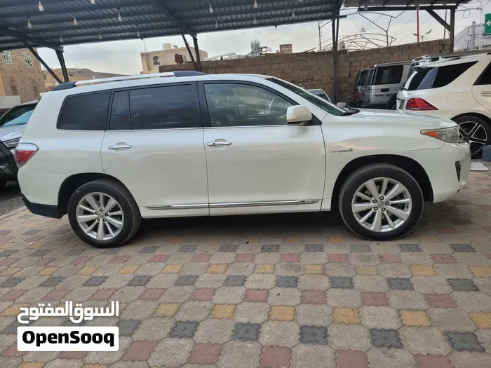 Toyota Highlander 2013 photo 2