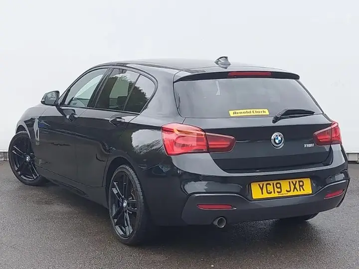 BMW 1 Series 2019 photo 2