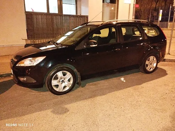 Ford Focus 2011 photo 2