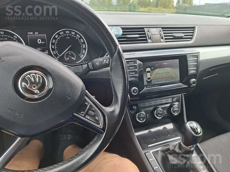 Skoda Superb 2015 photo 5