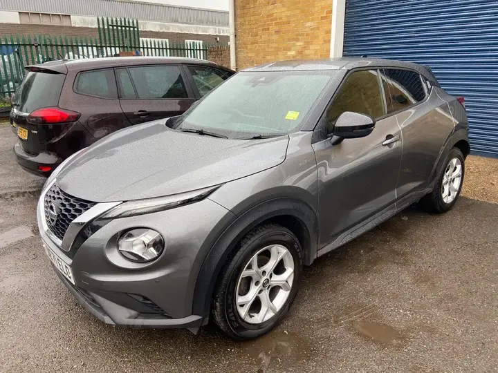 Nissan Juke 2021 photo 2