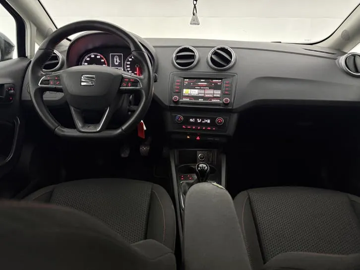Seat Ibiza 2016 photo 2