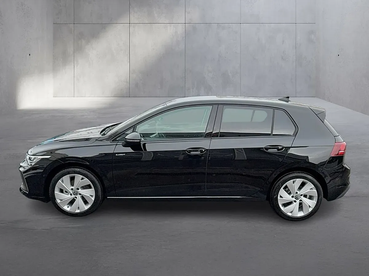 Volkswagen Golf 2026 photo 2