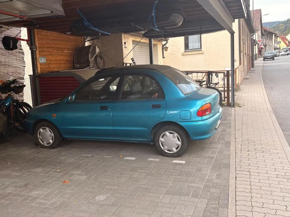 Mazda 121