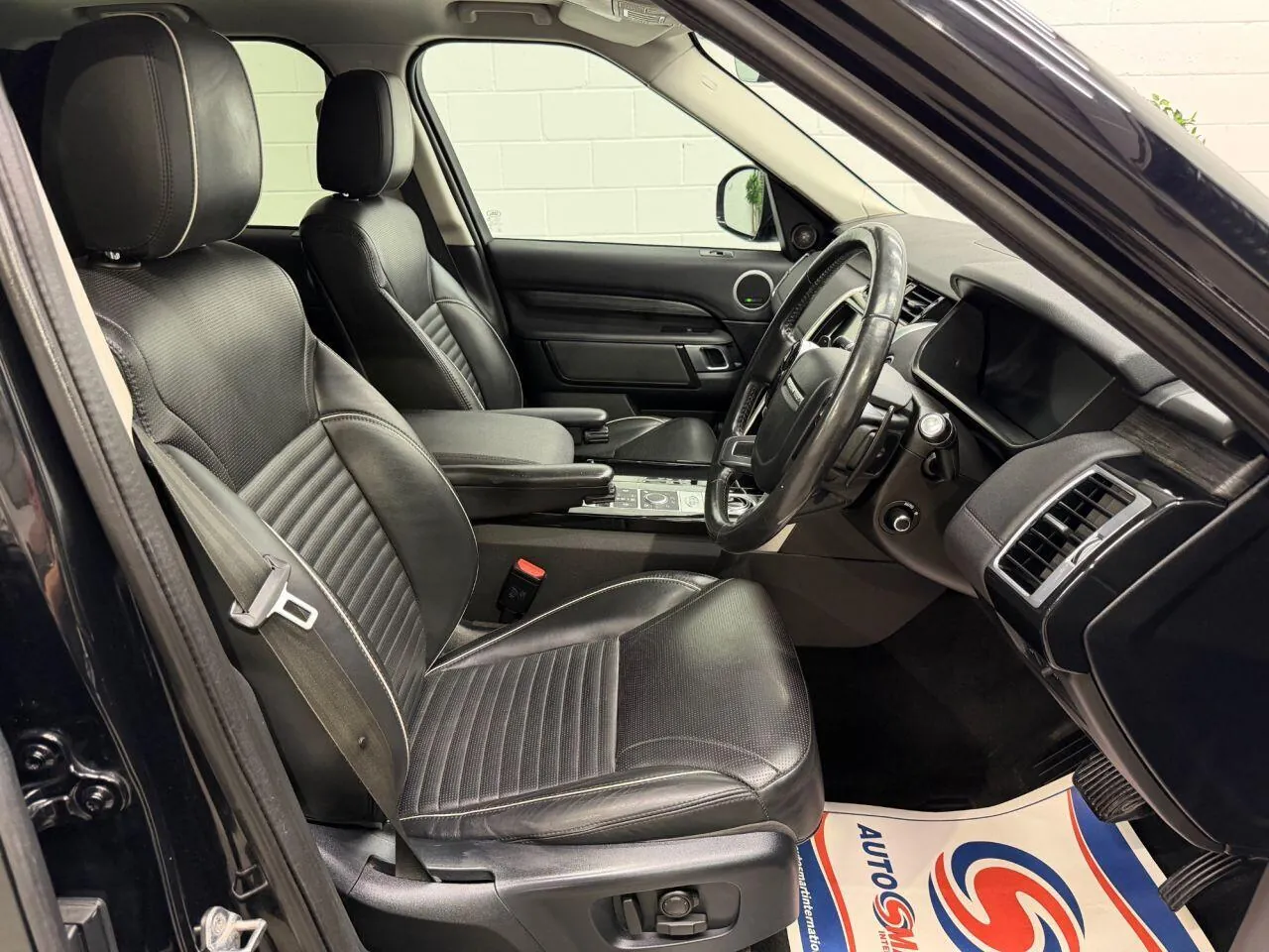 Land Rover Discovery 2020 photo 2