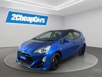Toyota Aqua 2015 photo 2