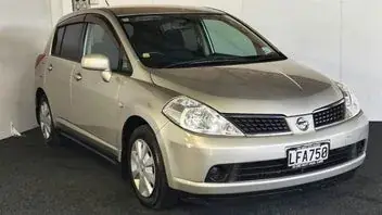 Nissan Tiida 2004 photo 2