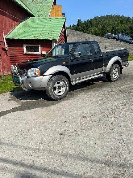 Nissan King Cab 2004 photo 4