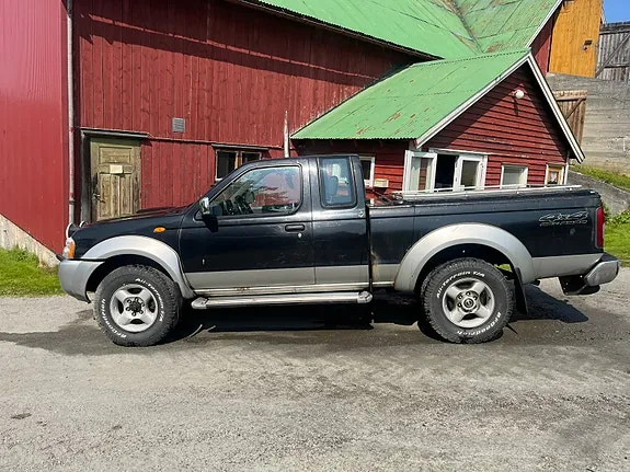 Nissan King Cab 2004 photo 3