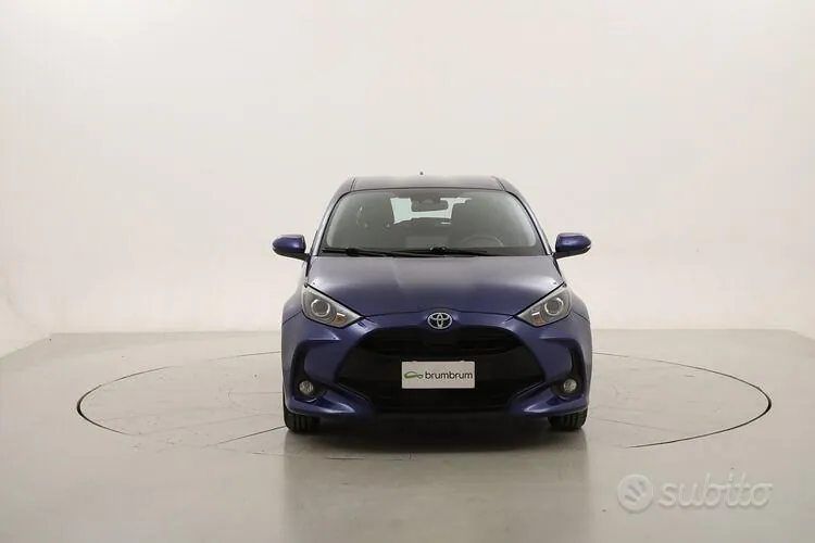 Toyota Yaris 2022 photo 2