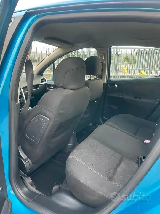 Peugeot 207 2006 photo 3