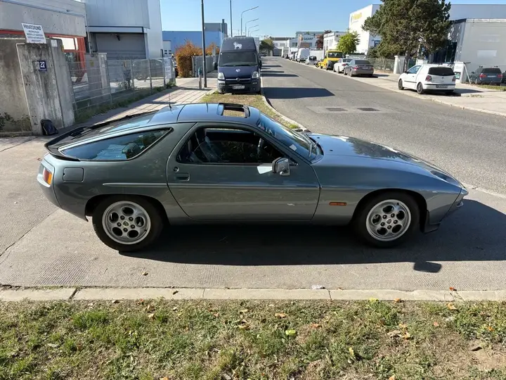 Porsche 928 S