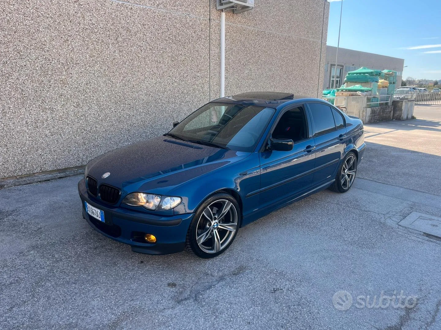 BMW 320D 2003 photo 2