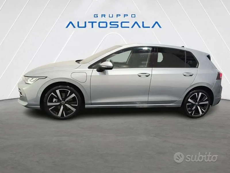 Volkswagen Golf 2026 photo 3