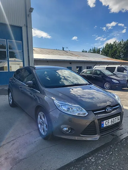 Ford Focus 2011 photo 2