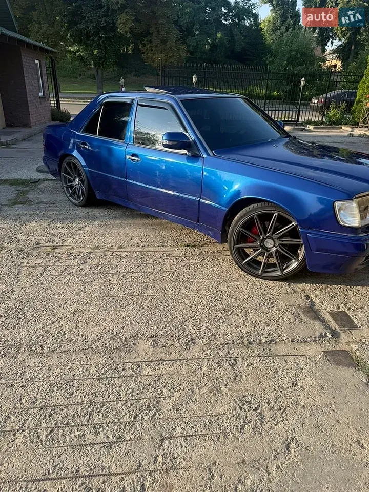 Mercedes-Benz E-Class 1994 photo 3