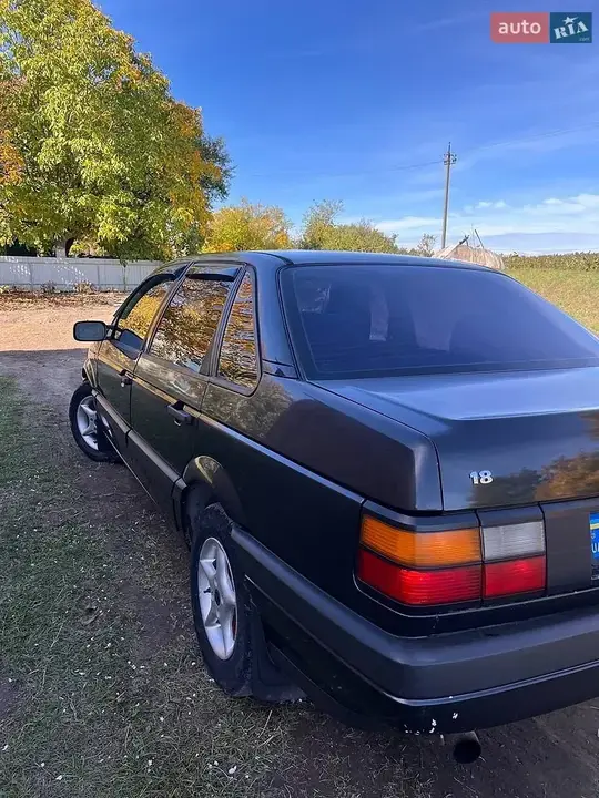 Volkswagen Passat 1989 photo 4