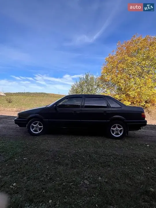Volkswagen Passat 1989 photo 2