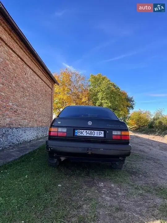 Volkswagen Passat 1989 photo 5